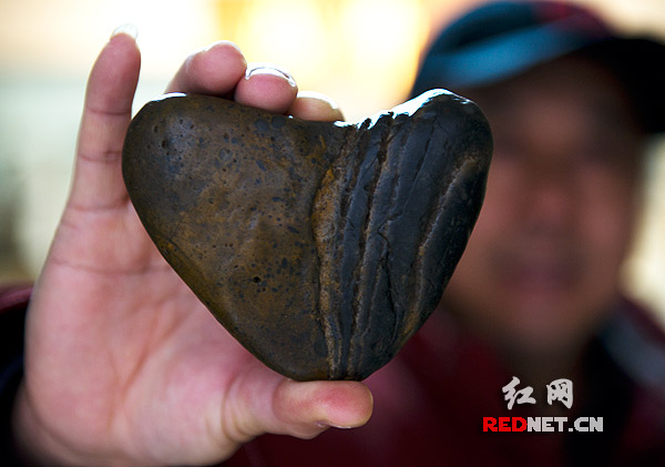 太阳成tyc7111cc官网|县教育局均衡办到公安镇中心小学督查教育均衡发展档案建设工作(图2) 太阳成tyc7111cc官网