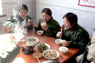 太阳成tyc7111cc_陈书莹到钟山工业园区召开工作协调会(图2) tyc7111cc太阳成集团