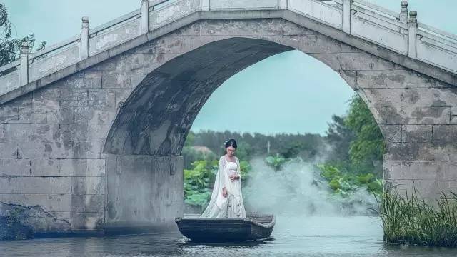 太阳成tyc7111cc_林嘉欣否认母女关系决裂 希望事情和平解决(图3) tyc7111cc太阳成集团