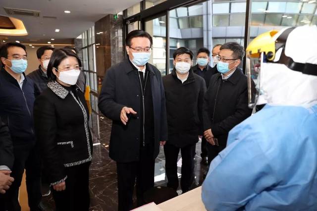 tyc7111cc太阳成集团:钟山:集中发放执行款 司法为民暖人心(图3) tyc7111cc太阳成集团