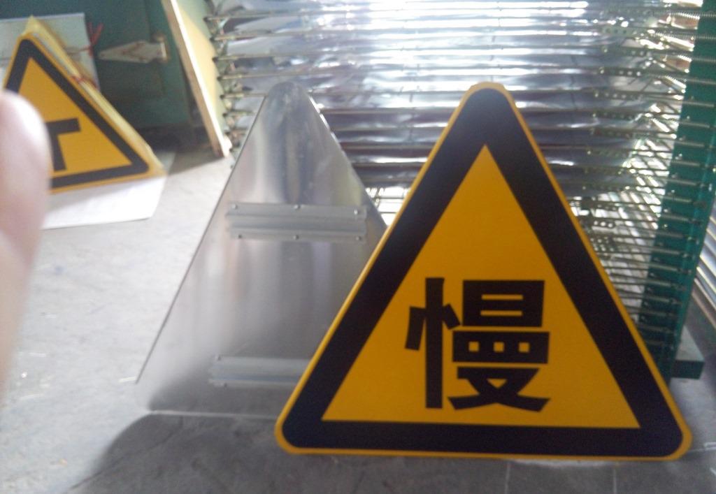 太阳成tyc7111cc|张震晒女儿萌照 大眼睛非常可爱(图1) 太阳成tyc7111cc官网