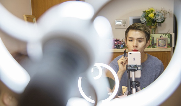 tyc7111cc太阳成集团_《影响》李雪健 “银幕上最让人心疼的声音”(图2) 太阳成tyc7111cc官网