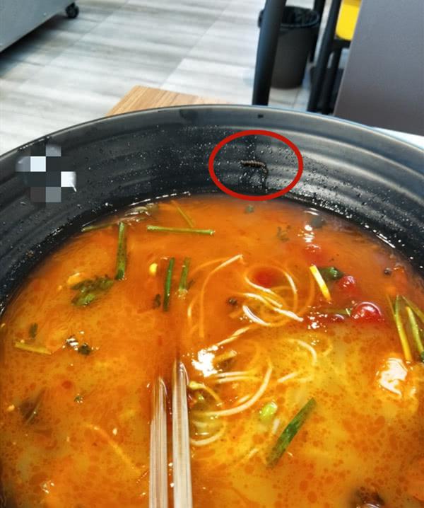 谢霆锋被曝儿时爱扮女生 曾臭美摆性感姿势(图):太阳成tyc7111cc官网(图2) tyc7111cc太阳成集团